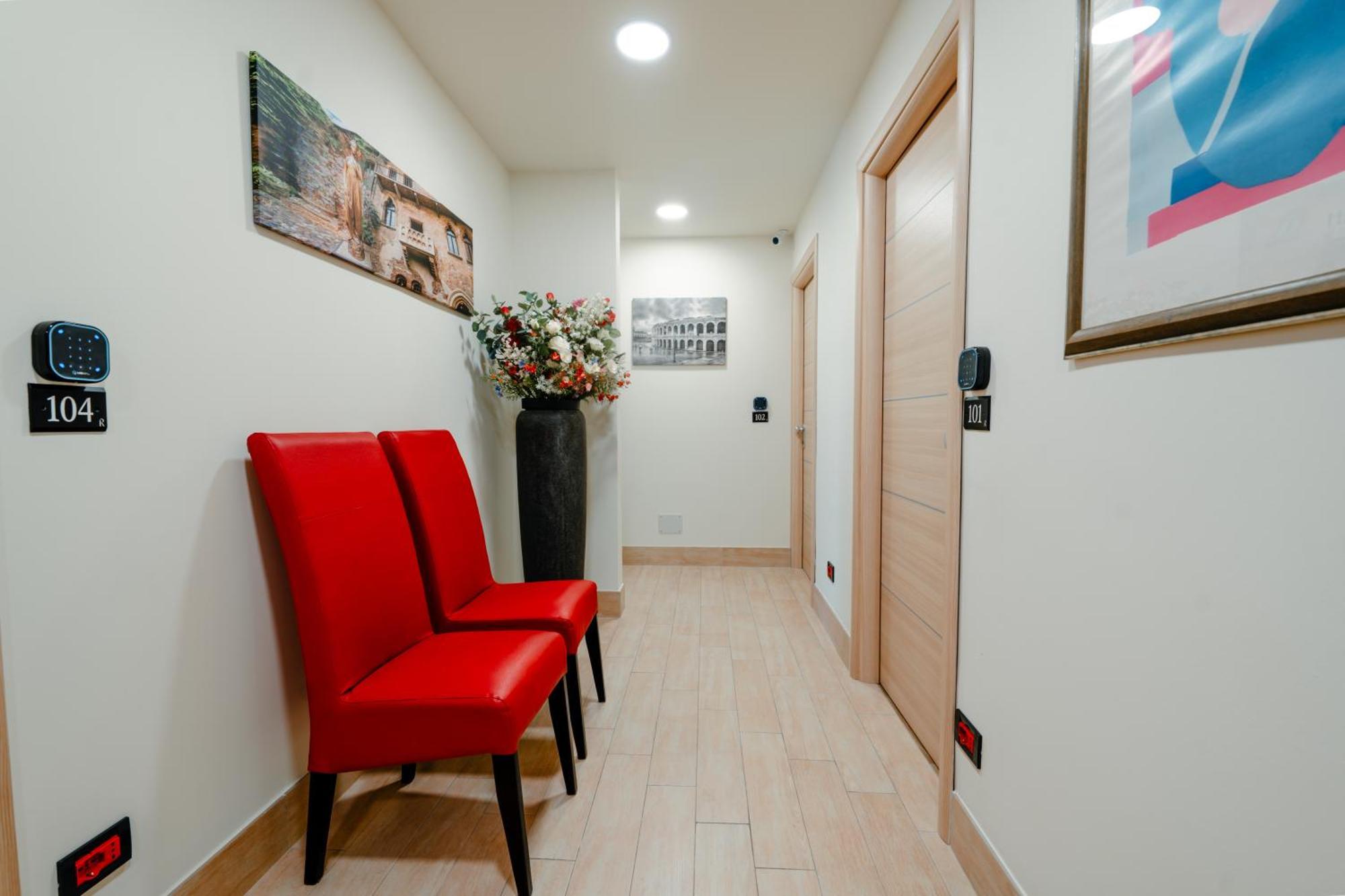 Independent Rooms — Photos 3